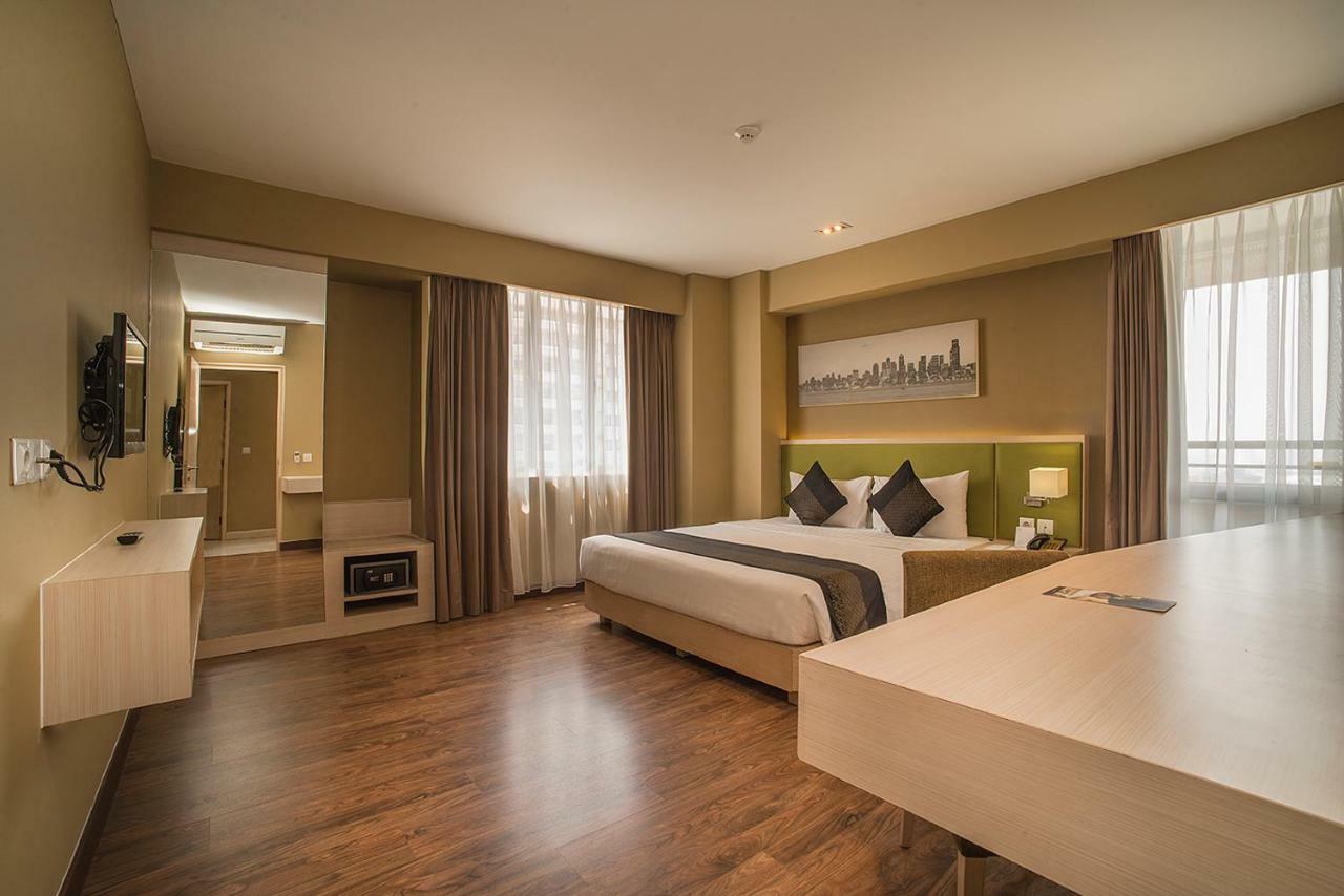 El Hotel Джакарта Екстериор снимка